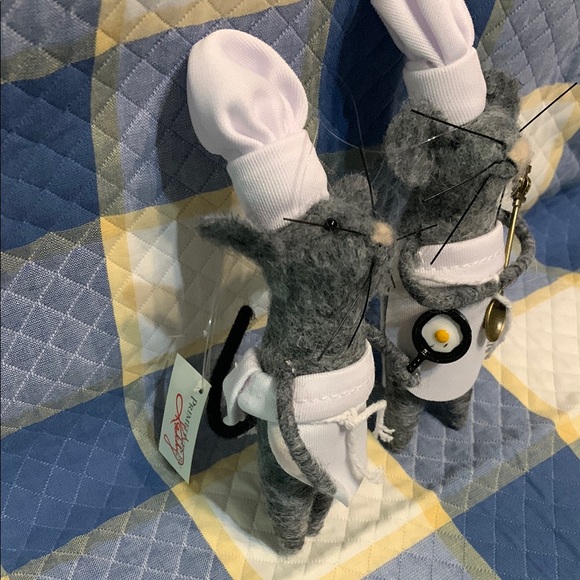 Kitchen Mice Critter Set - Picture 4 of 4